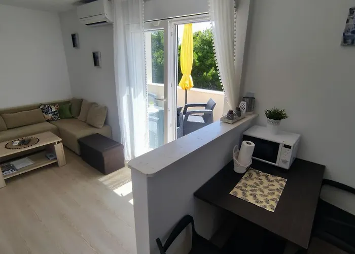 Iva&andro Апартаменты Donje Celo